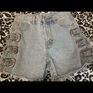 Adika buckle shorts! 💕